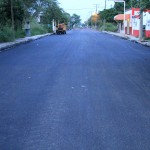 Supervisa Pablo obra de pavimentación asfáltica de la Col. Plan de Ayutla