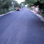 Supervisa Pablo obra de pavimentación asfáltica de la Col. Plan de Ayutla