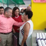 Disfruta Gustavo Torres y su familia los mercados temporales de Tampico