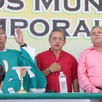 Disfruta Gustavo Torres y su familia los mercados temporales de Tampico
