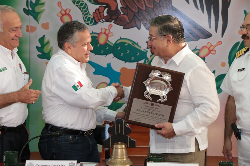 Reconoce Ayuntamiento de Tampico trayectoria institucional y educativa de la Escuela Náutica Mercante "Capitán de Altura Luis Gonzaga Priego González’’