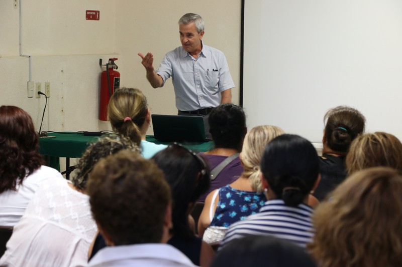 El Instituto de la Mujer, llevó a cabo la conferencia: “El manejo del estrés crónico”