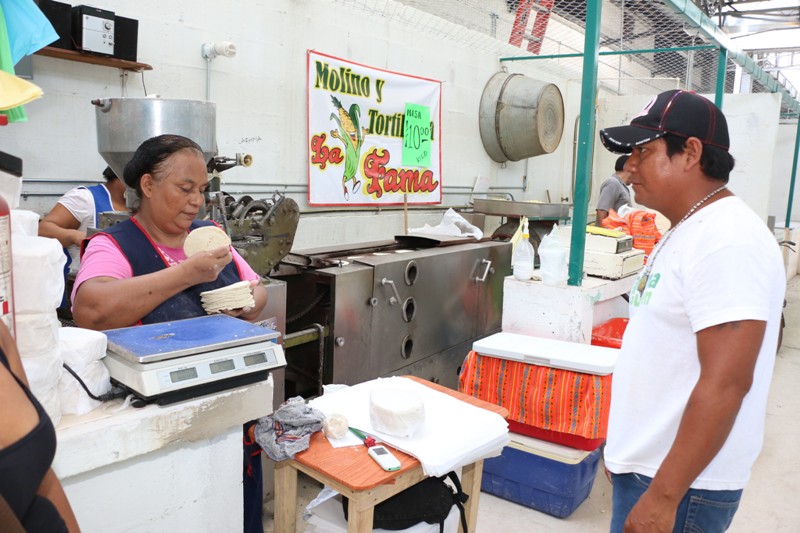 Mercados Temporales, espacios dignos, funcionales y seguros: Gustavo Torres
