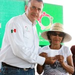 Entrega Pablo apoyos del programa Pensión del Adulto Mayor 65 y Más