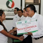 Incentiva Gobierno para Todos a estudiantes foráneos mantenses