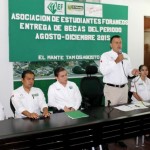 Incentiva Gobierno para Todos a estudiantes foráneos mantenses