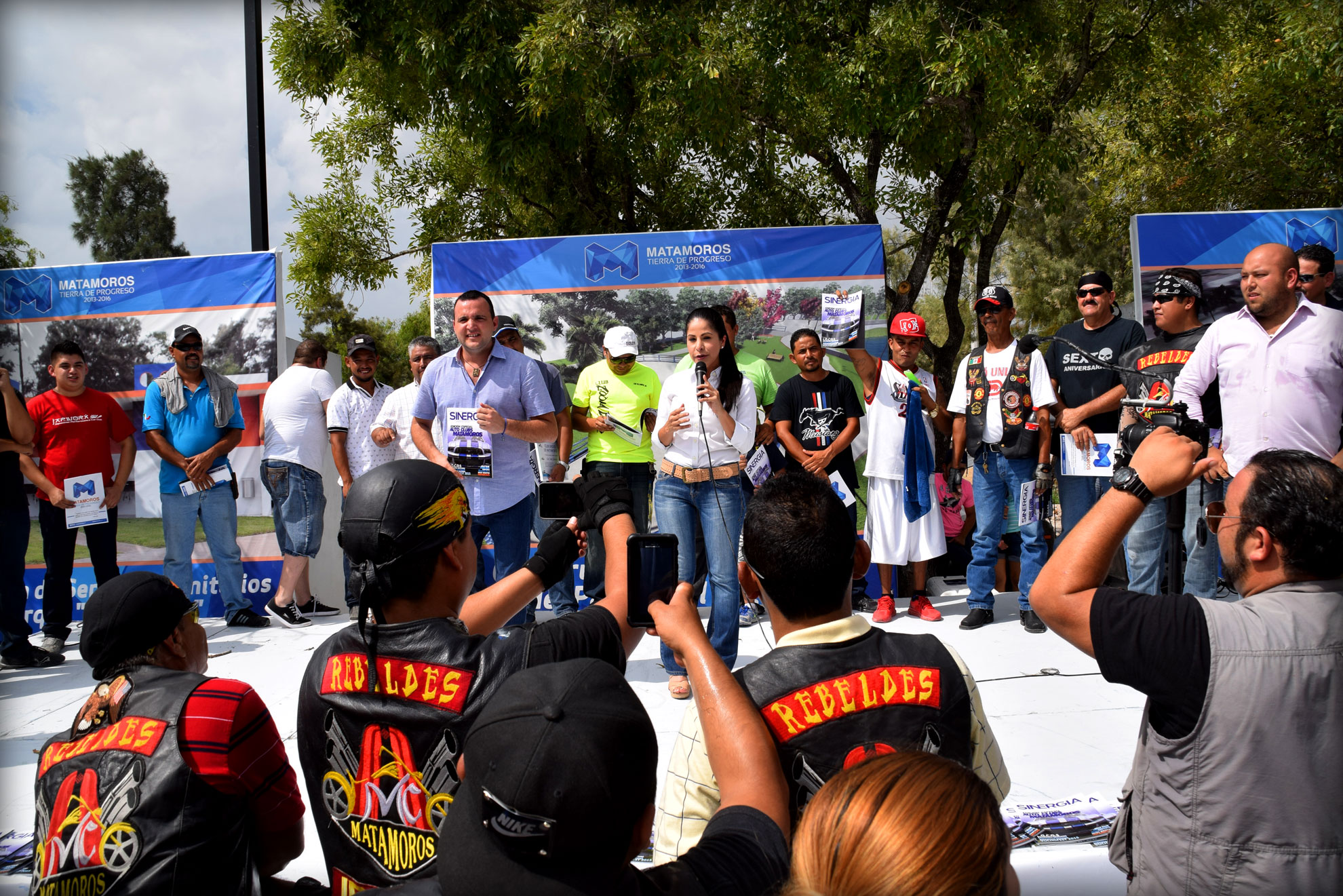 Reconocen auto clubs de Matamoros a la alcaldesa Lety Salazar