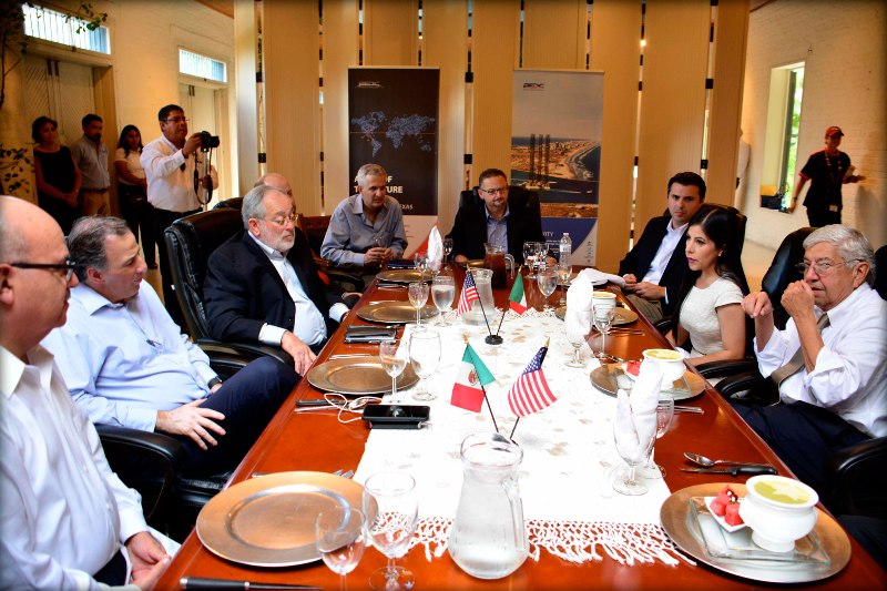 Productiva reunión de la alcaldesa Lety Salazar con Secretario de Relaciones Exteriores, José Antonio Meade Productiva reunión de la alcaldesa Lety Salazar con Secretario de Relaciones Exteriores, José Antonio Meade