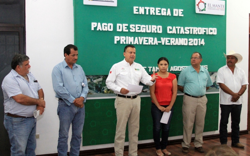 Entrega Pablo más apoyos del Seguro Catastrófico P-V 2014