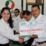 Incentiva Gobierno para Todos a estudiantes foráneos mantenses