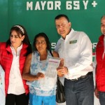 Encabeza Pablo entrega de apoyos del programa 65 y Más