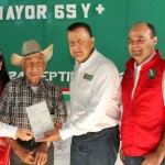 Encabeza Pablo entrega de apoyos del programa 65 y Más