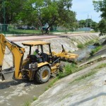 Intensifica Ayuntamiento de Tampico limpieza en canales pluviales y espacios públicos