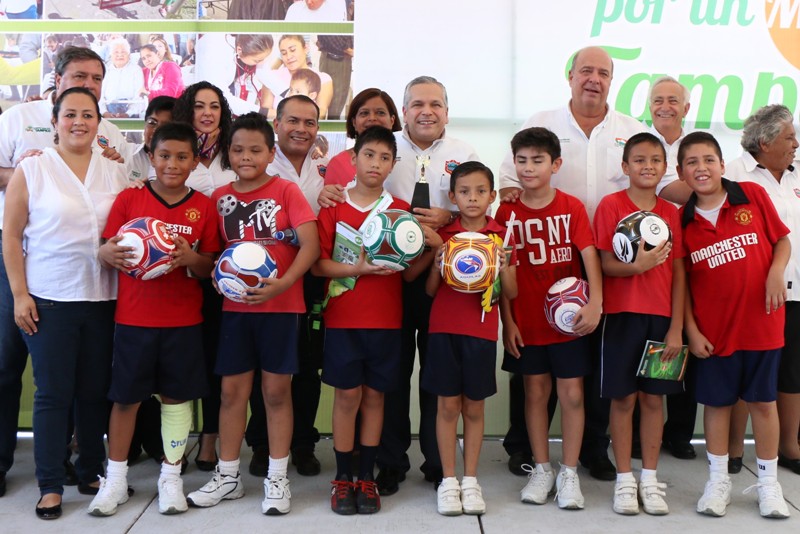 Encabeza Gustavo Torres “Martes Contigo Por Un Mejor Tampico” en la colonia Insurgentes