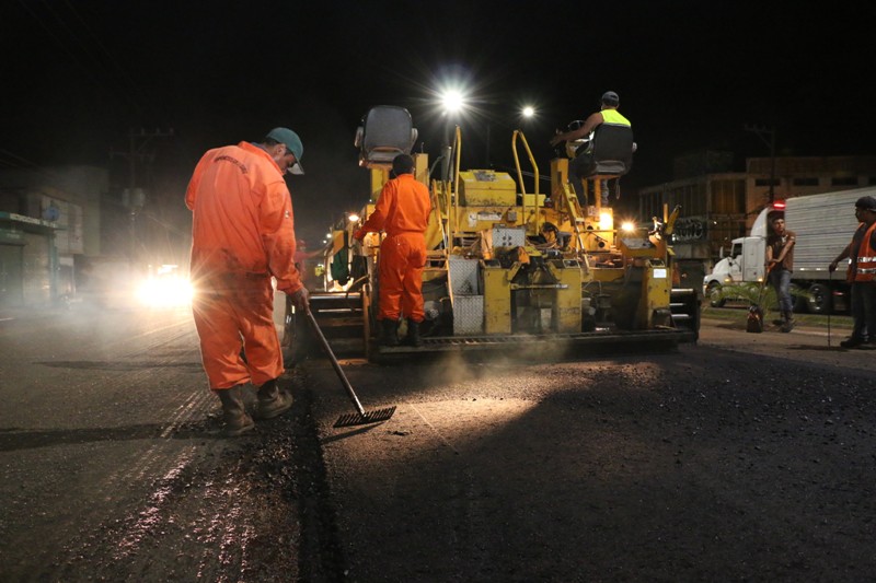 Avance del 50 por ciento registran los trabajos de reencarpetado en la Prolongación de la Avenida Hidalgo