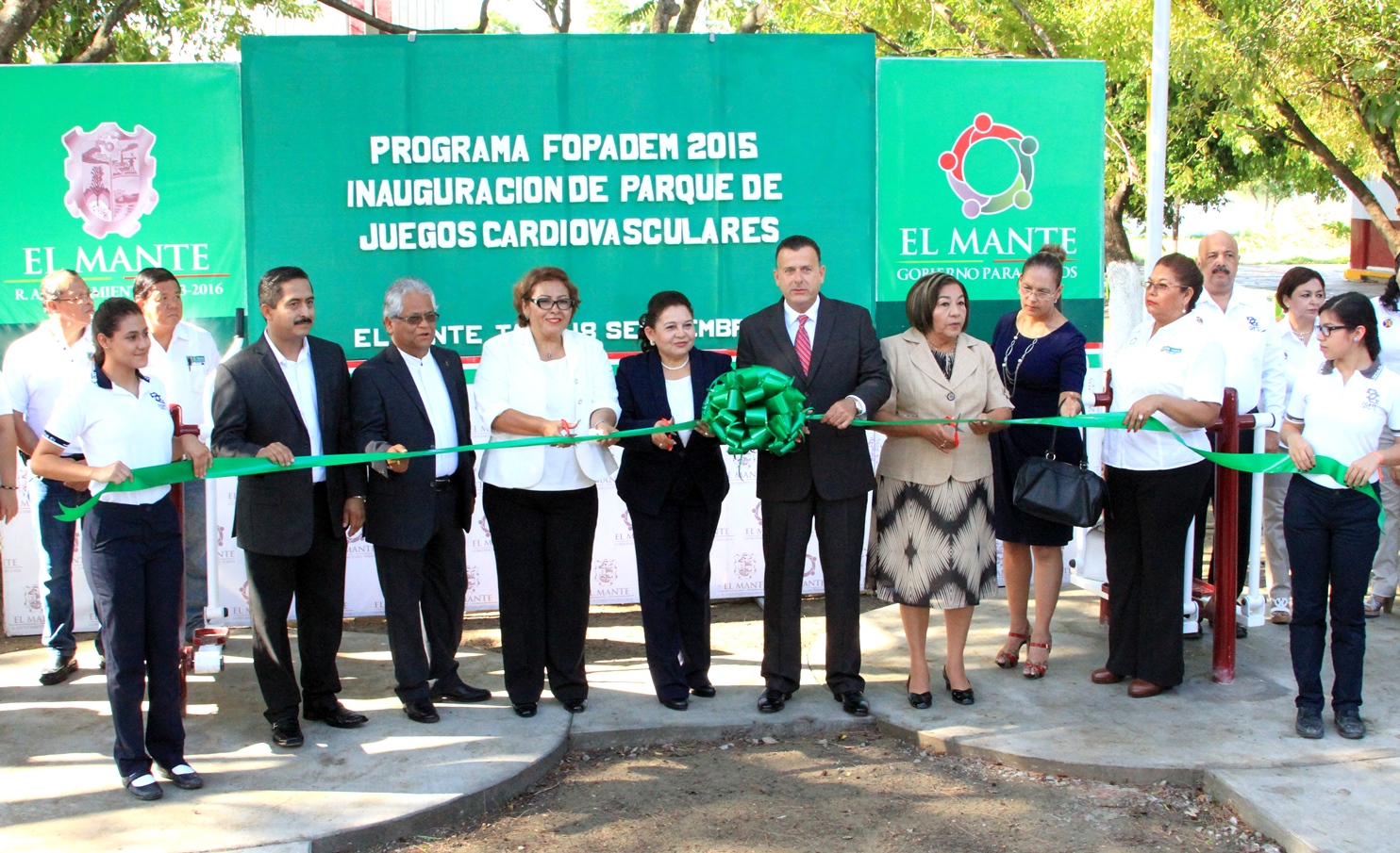 Entrega PGL parque de juegos Cardiovasculares, en el CBTIS 15