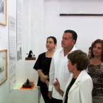 Inaugura Pablo exposición con obra gráfica “Resonancias”