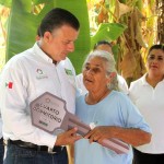 Entrega Pablo acciones de cuartos dormitorios y baños