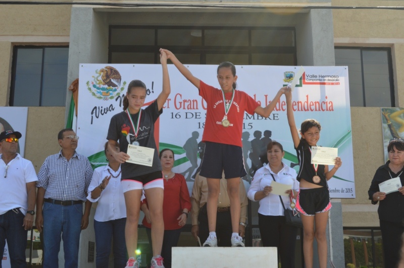 Un éxito primera gran carrera de la Independencia 2015 Un éxito primera gran carrera de la Independencia 2015