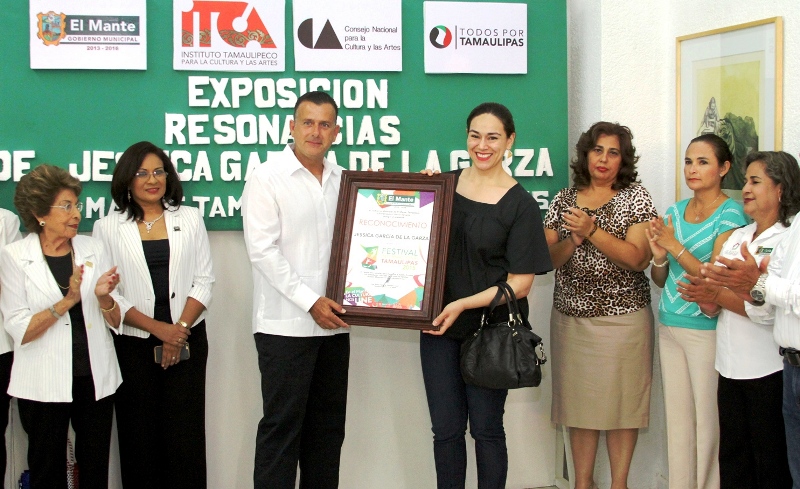 Inaugura Pablo exposición con obra gráfica “Resonancias”