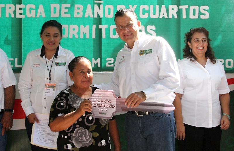 Entrega Pablo acciones de cuartos dormitorios y baños