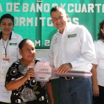 Entrega Pablo acciones de cuartos dormitorios y baños