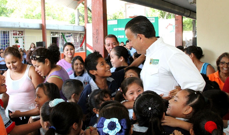 Entrega PGL acciones de desarrollo y bienestar en colonias del Sur