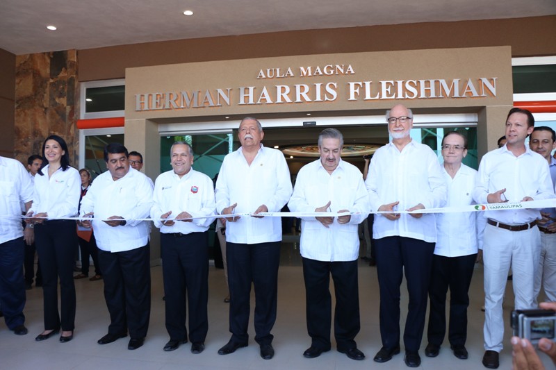 Asiste alcalde Gustavo Torres Salinas a la reinauguración del Aula Magna de la UAT