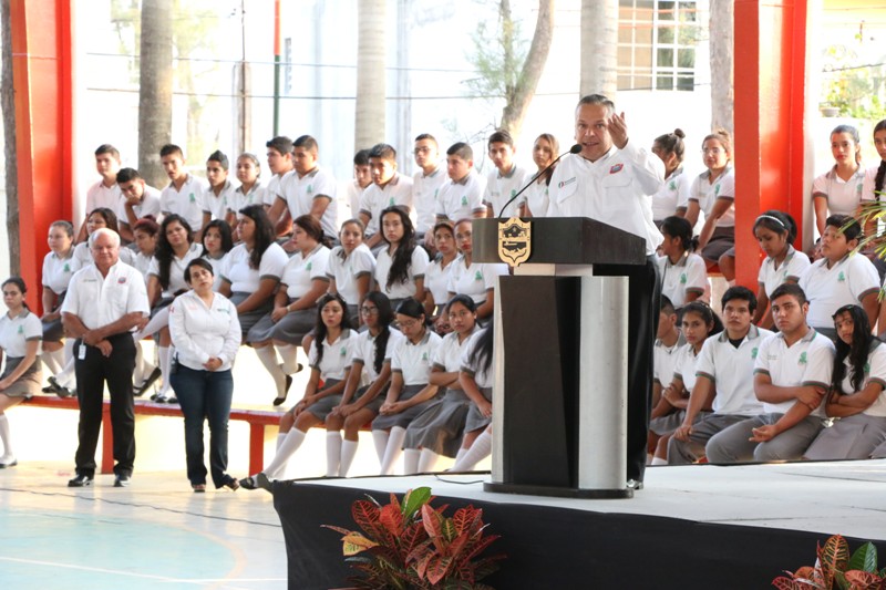 Destaca Gustavo Torres apoyo del gobernador Egidio Torre Cantú para consolidar una educación de calidad