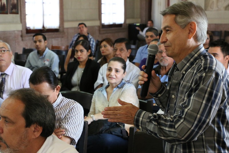 Efectúa Ayuntamiento de Tampico reunión informativa con comerciantes de la calle Aduana