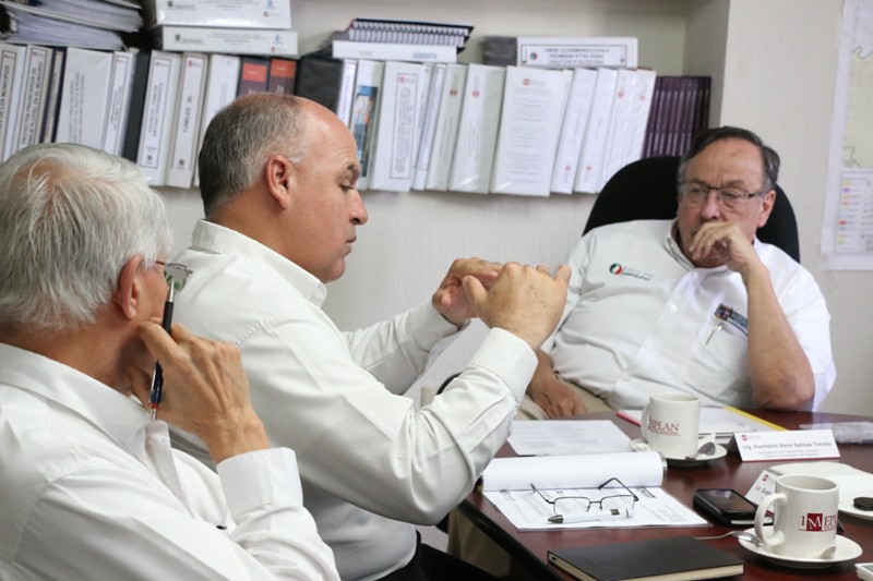 Entregan Plan de Desarrollo Integrado para la Zona Metropolitana, en junta de gobierno del IMEPLAN