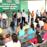 Preside Pablo entrega de apoyos Prospera en la zona cañera