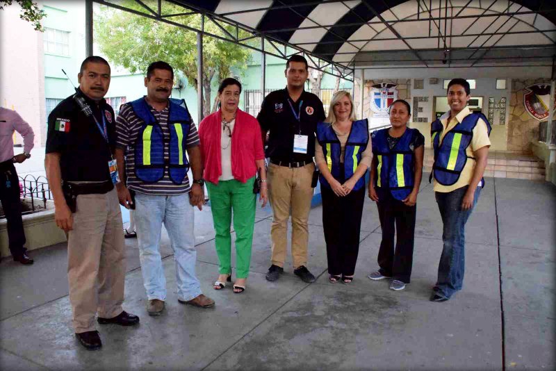 Consolida Lety Salazar protección y seguridad en todas las escuelas