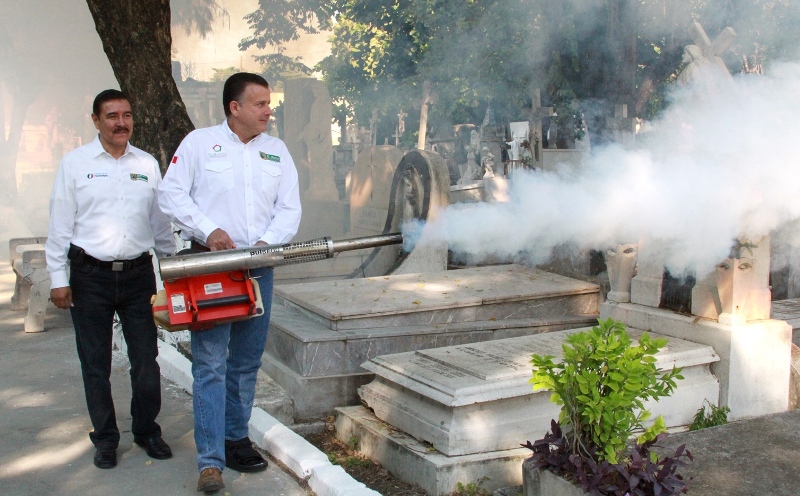 Inician acciones de saneamiento básico en Panteones