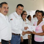 Programas federales entregan desarrollo social a mantenses: Pablo