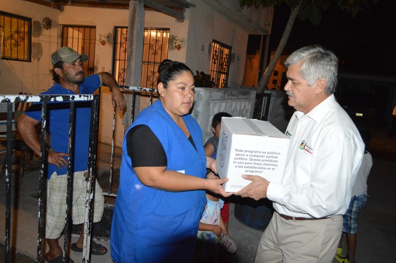 Entrega JLHC despensas a familias afectas por inundación Entrega JLHC despensas a familias afectas por inundación