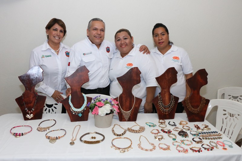 Inaugura Gustavo Torres Salinas nuevo módulo de capacitación del Instituto de la Mujer en Tampico