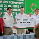 Entrega Pablo recursos del programa Escuelas de Calidad
