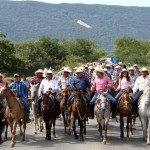 Encabeza Pablo cabalgata de aniversario del ejido Las Ánimas
