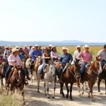 Encabeza Pablo cabalgata de aniversario del ejido Las Ánimas