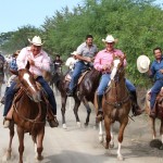 Encabeza Pablo cabalgata de aniversario del ejido Las Ánimas