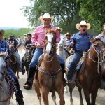 Encabeza Pablo cabalgata de aniversario del ejido Las Ánimas