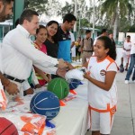 Entregan uniformes a deportistas de las colonias Tancol y Solidaridad Voluntad y Trabajo