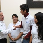 Recibe Gustavo Torres Salinas a estudiantes de la Preparatoria Tampico