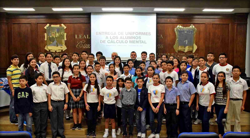 Lety Salazar impulsa la educación y el talento de los estudiantes