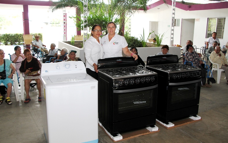 Dotan de equipo a la Casa Hogar del Adulto Mayor