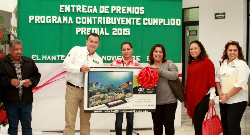 Reciben premios ganadores del Programa Ponte al Corriente en el Predial