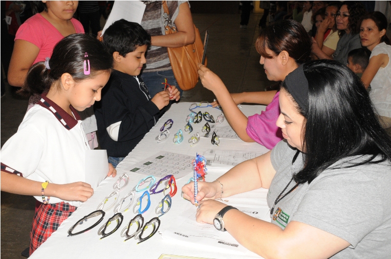 Realiza Educación brigada optométrica para alumnos de educación básica Realiza Educación brigada optométrica para alumnos de educación básica