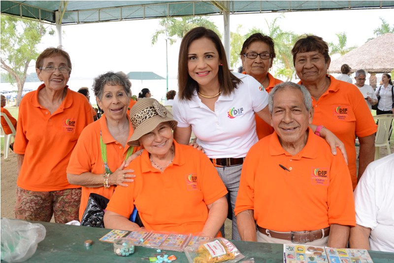 Apoya Sistema DIF Tampico a los Adultos Mayores