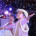 Asiste Gustavo Torres al show navideño en la pista de hielo "Unidos Podemos Más"